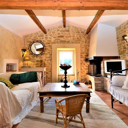 Awesome In Les Alès With 6 Bedrooms * Mejannes-les-Ales