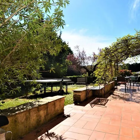 Awesome In Les Alès With 6 Bedrooms