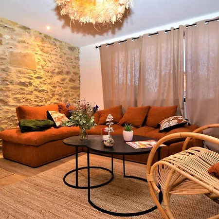 Hébergement de vacances Awesome In Les Alès With 6 Bedrooms
