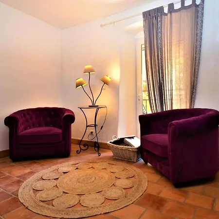 Awesome In Les Alès With 6 Bedrooms Mejannes-les-Ales
