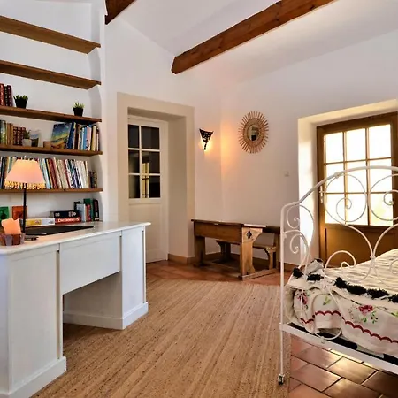 Hébergement de vacances Awesome In Les Alès With 6 Bedrooms *