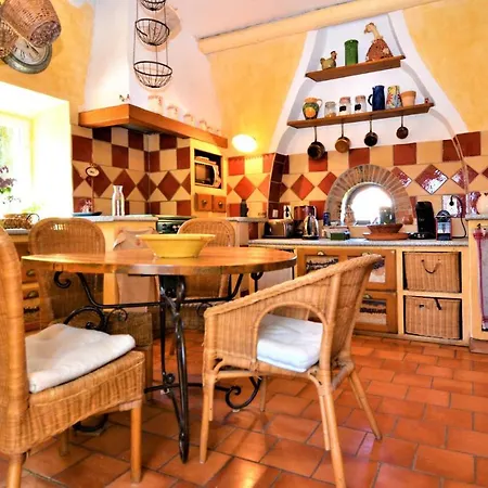 Hébergement de vacances Awesome In Les Alès With 6 Bedrooms *